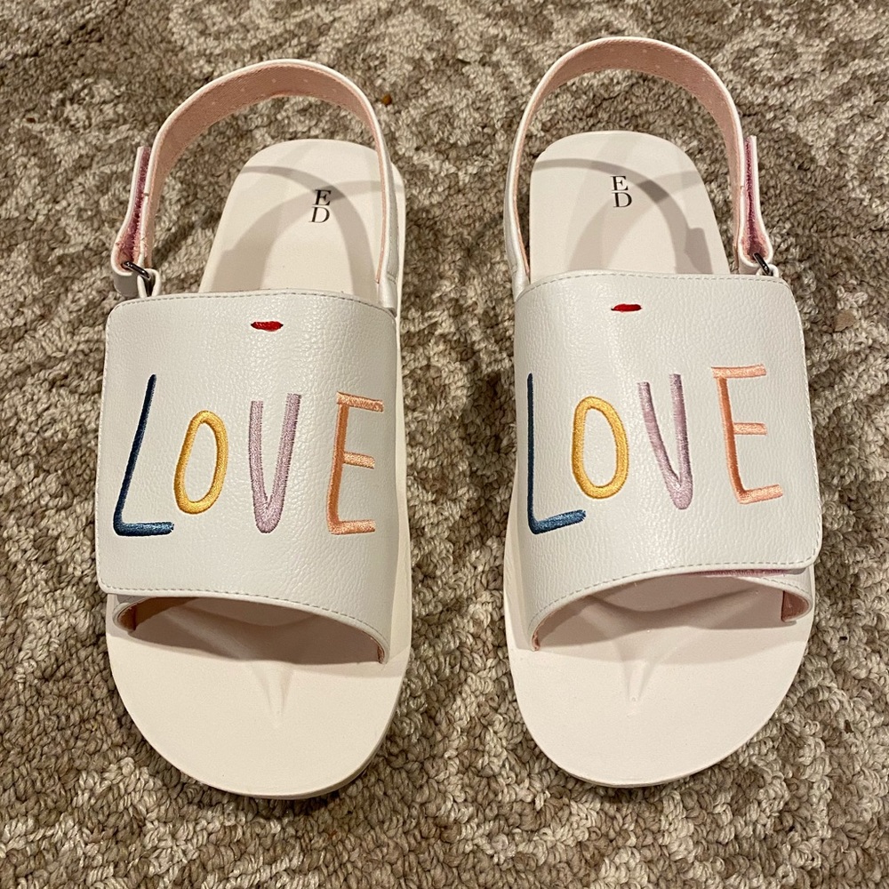KIDS’ SARELLA SANDAL - ED ELLEN DEGENERES